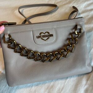 Moschino love chain bag